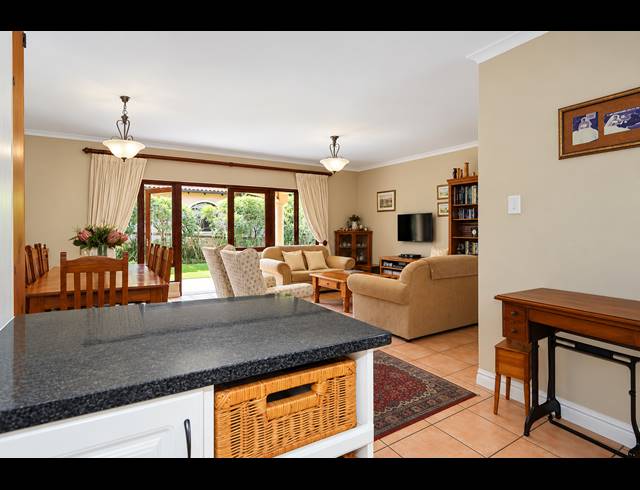 2 BEDROOM TOWNHOUSE FOR SALE IN WATERFALL